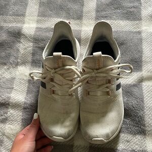 Adidas women’s tennis shoes